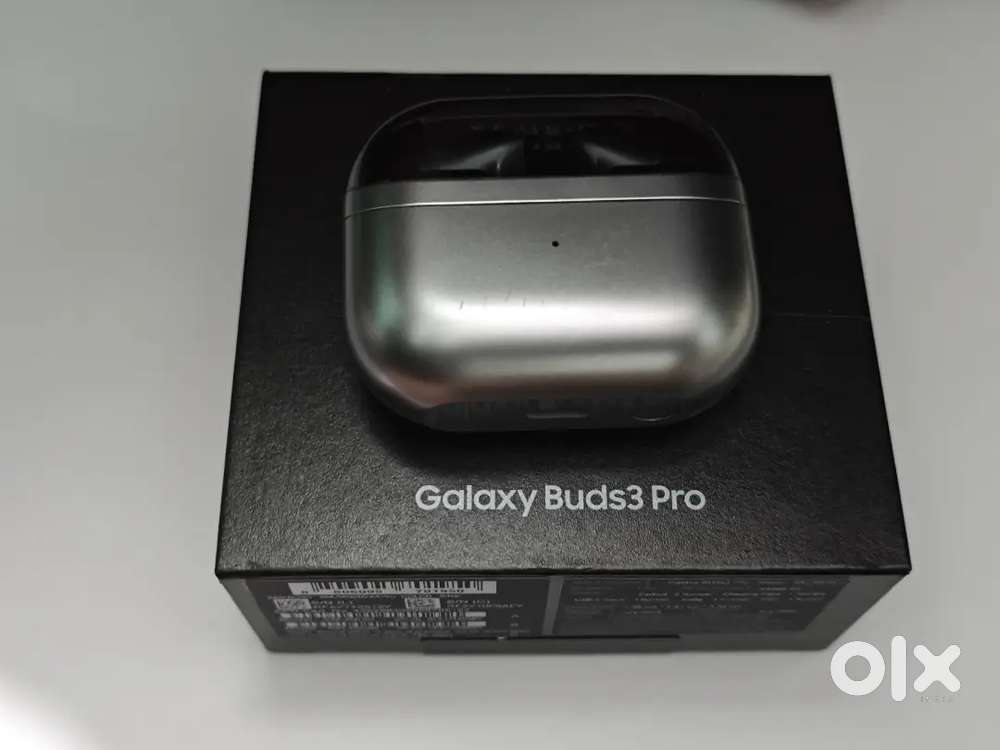 Samsung buds 3 pro with All accessories and black case cover [ 450rs ]