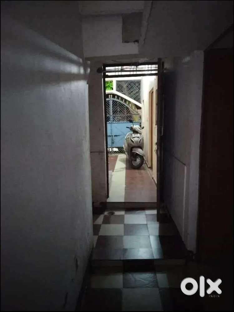 Shering washroom and saprate roomates