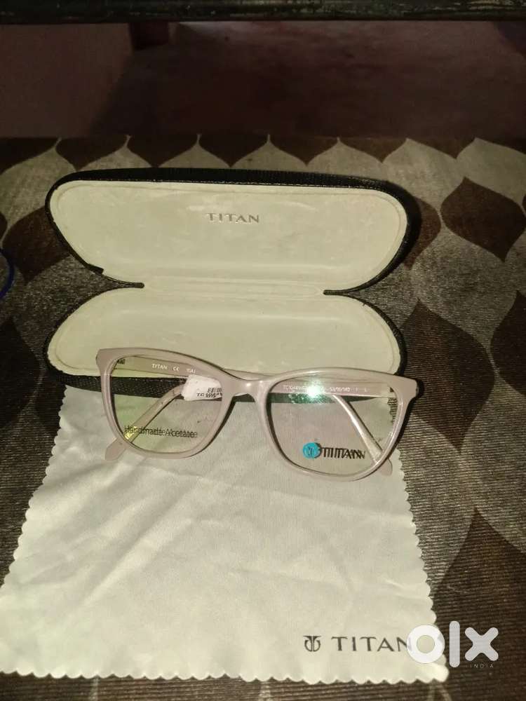 Titan eye glass(10 days old)