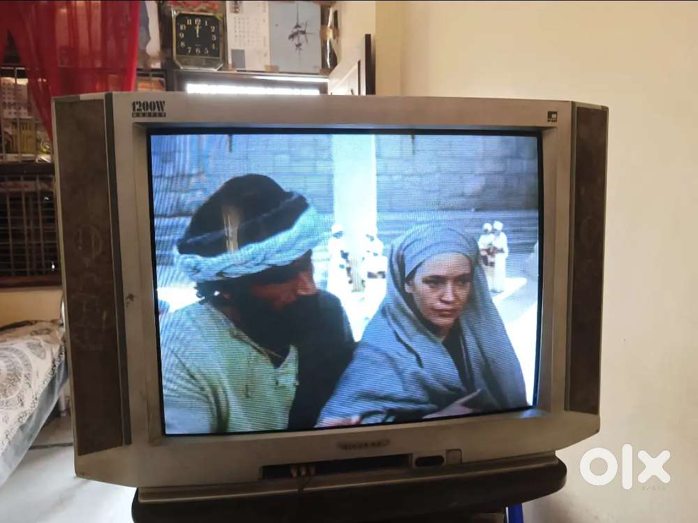 Videocon colour TV (32)Big size,2 chanel stereo 4 Speakers Old set.