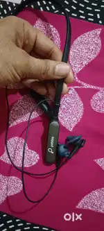 Blutooth earphone pebble