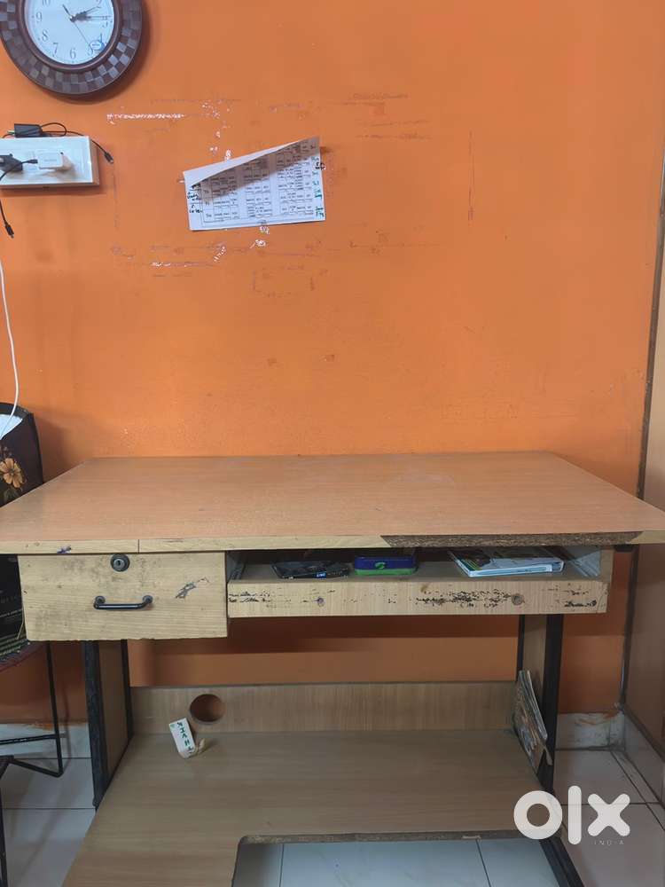Study table or computer tables