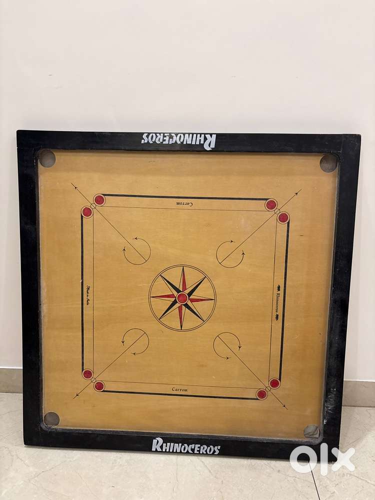 Carrom board