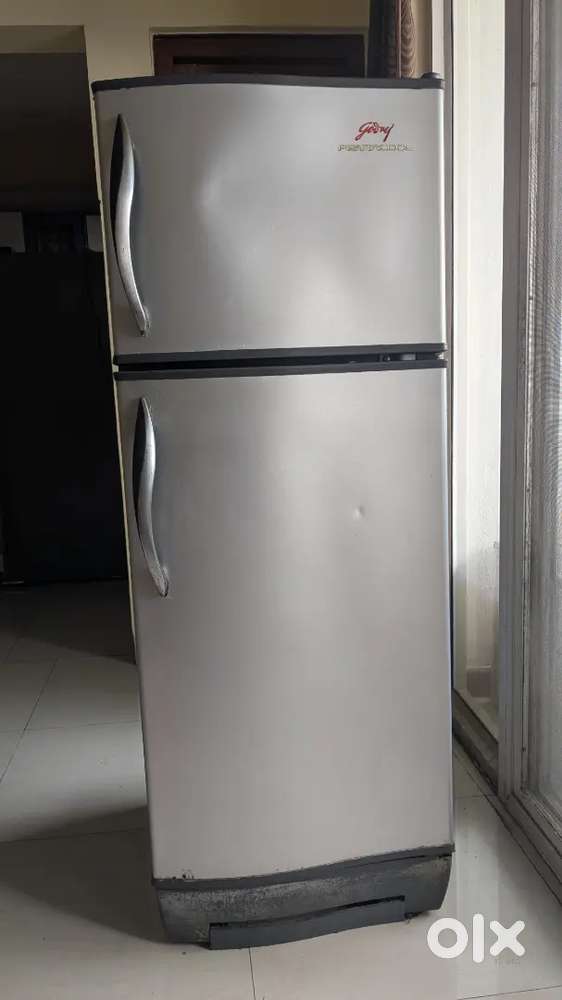 Refrigerator Double door 230l for sale