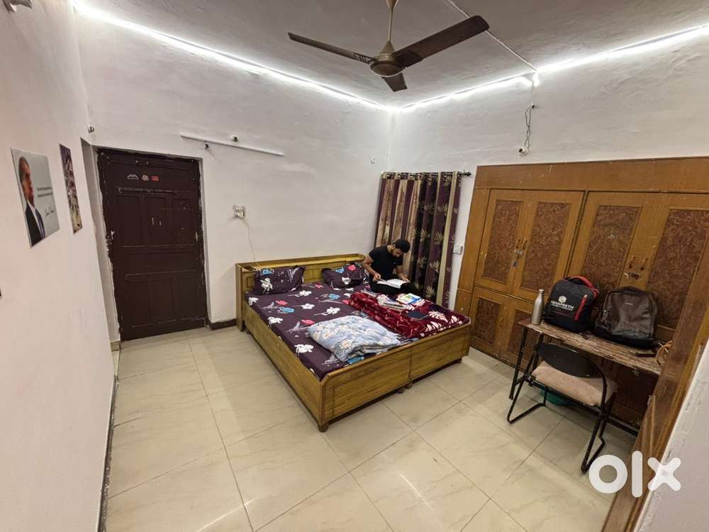 PG FOR BOYS IN SECTOR 22B. Near Aroma hotel