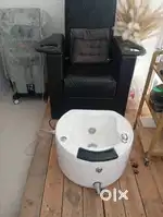Pedicure chair for salon and tub
