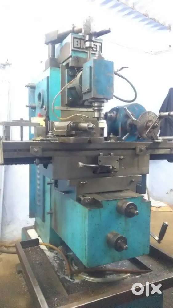 MILLING MACHINE