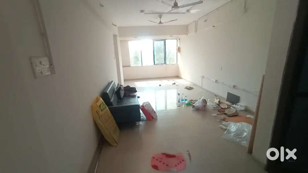 326sqft unfurnish office with attached toilet for rent sun Pharma road