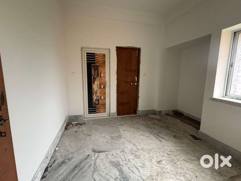 2 BHK READY FLAT FOR SALE AT WALKING DISTANCE FROM SAKHER BAZAR METRO