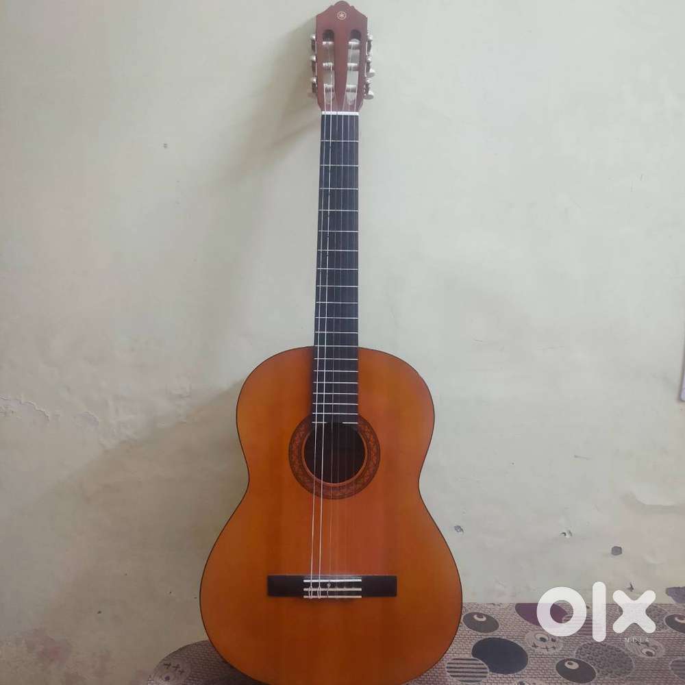 Yamaha C40 6 Strings Classical Guitar