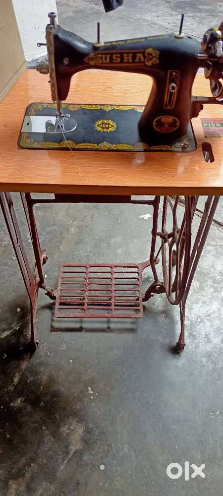 USHA SWING MACHINE WITH STAND
