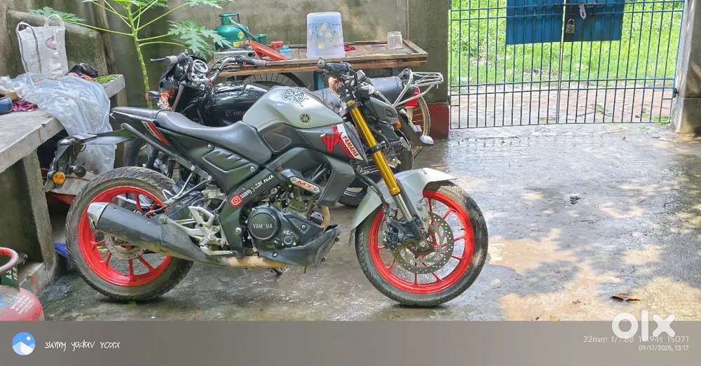 Mt 15 v.2.0. 3 years ka bike hai full condition main hai gadi rakha ha