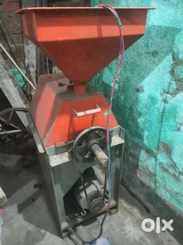 Flour mill machine
