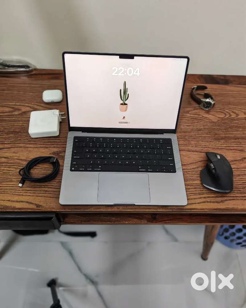 Macbook pro M 1 14 inch 16GB 1tb