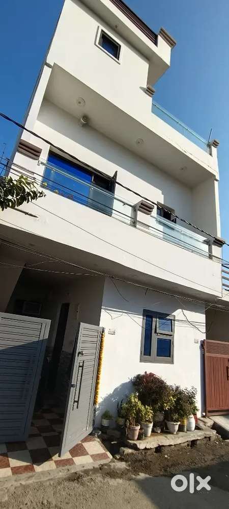 4 bhk 18 foot road 3 bathroom (3marle)