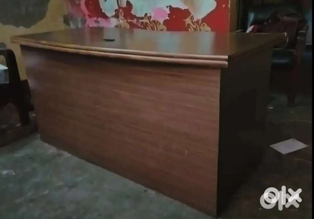COUNTER TABLE