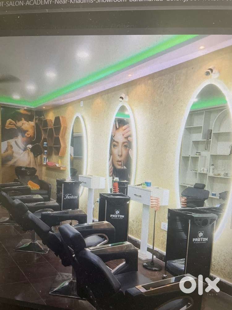 Beautician for salon