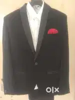 BLACK BLAZER