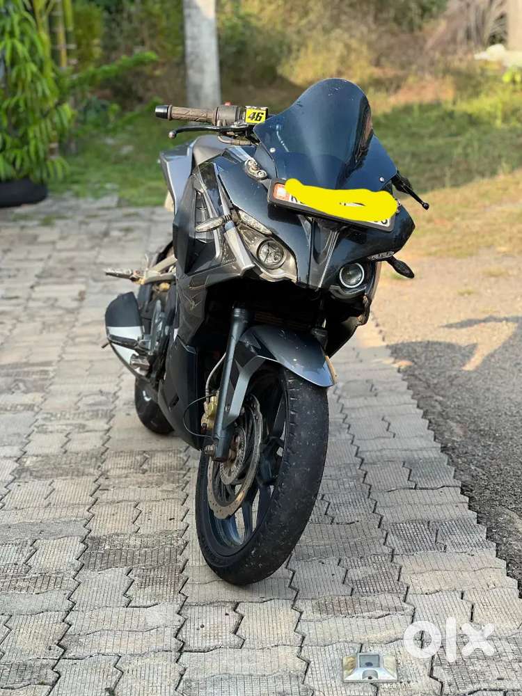 Bajaj / pulser Rs 200