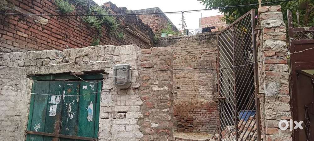 750 sqft of plot is for sale in nirala nagar lane no 6