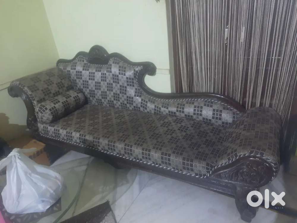 STYLISH WOODEN COUCH