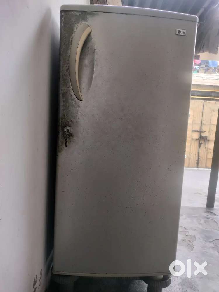 LG refrigerator good condition  165 liter