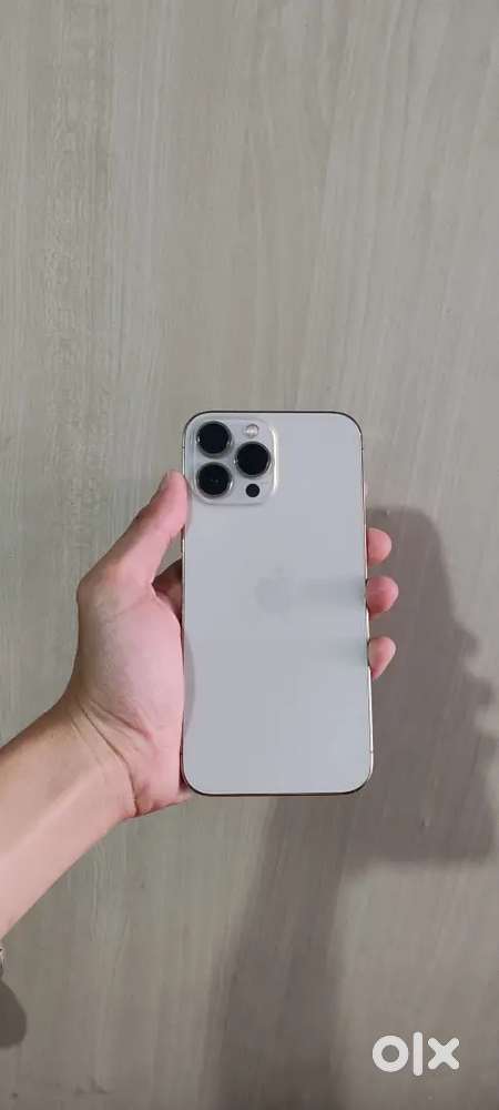 Iphone 14 plus in brand new condition 256gb with box in budget
