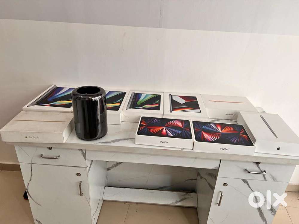 (Apple MacBook Pro 16-inch i7)