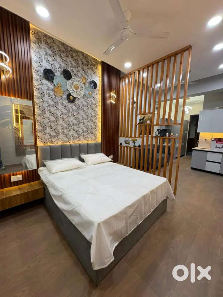 Fully furnished studio available on rent in Saraswati Galleria Noida