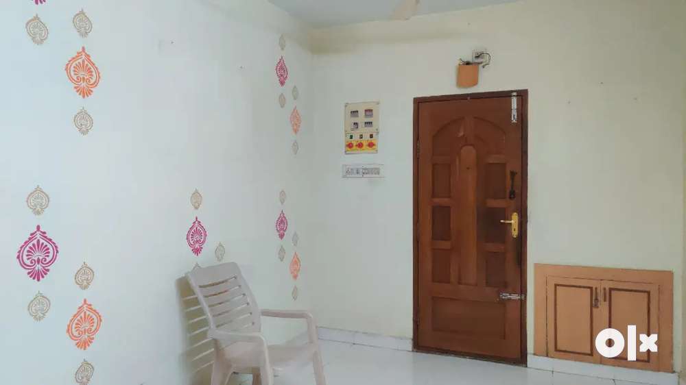 2 BHK, 1st Floor with covered car parking available for rent