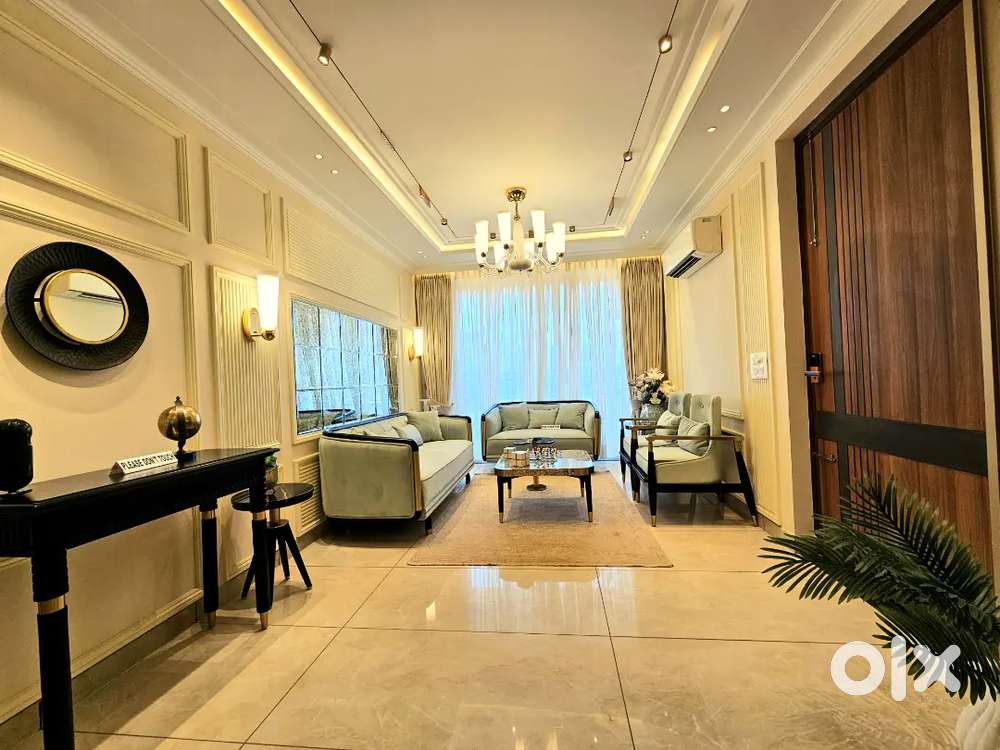 Wow, a huge 3-bedroom place with a bunch of cool stuff!