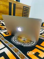 MacBook Pro i7