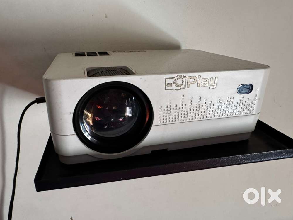 Play MP1 4K wifi n Bluetooth 1080p Projector