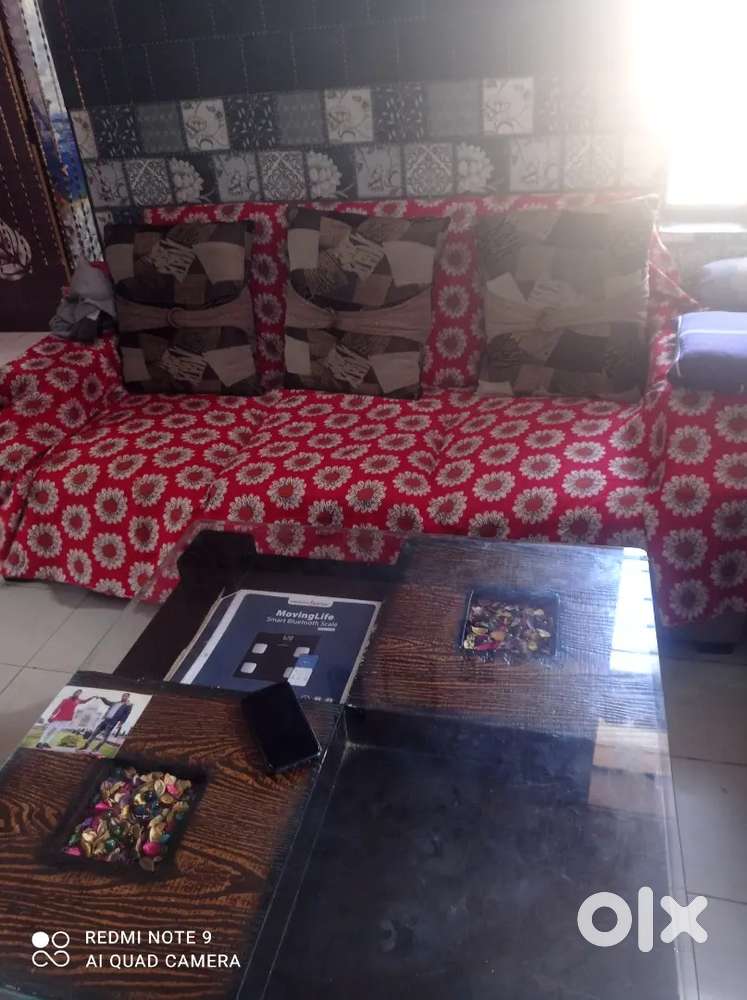 1.5year ago and no damage table sofa set