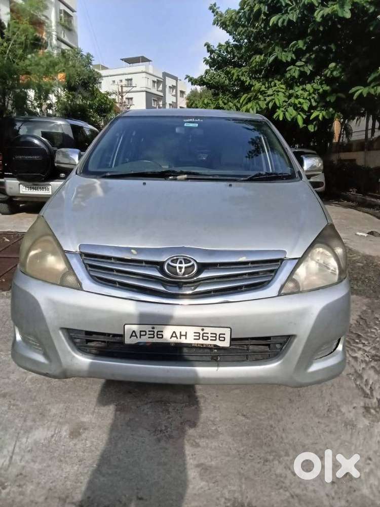 Toyota Innova 2.5 V 7 STR, 2010, Diesel