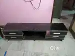 Tv cabinet with top glass