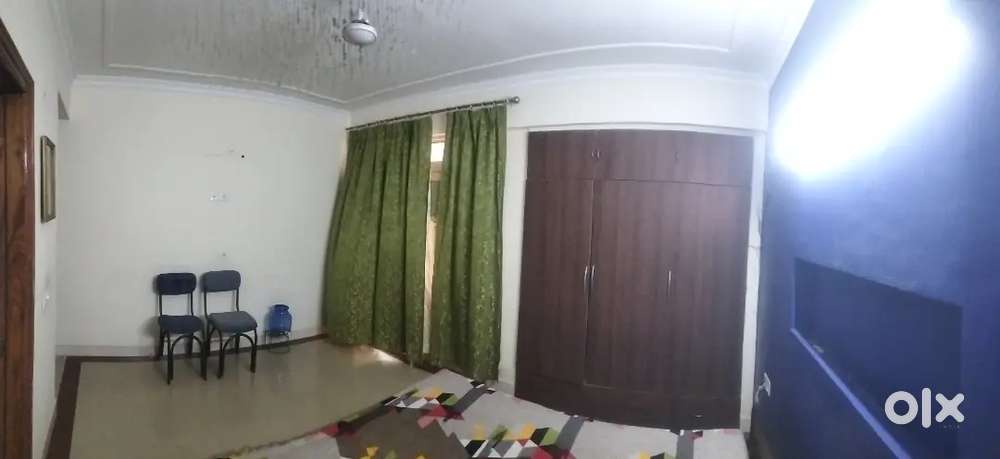 One roo m set (Semi-furnishes)