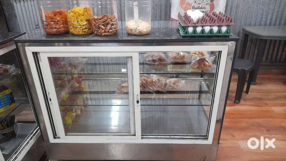 Bakery counter
