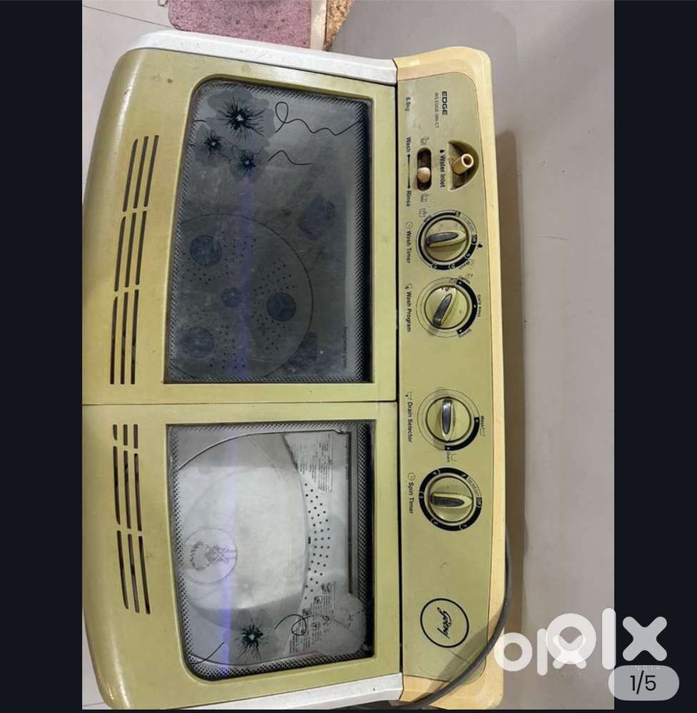 GODREJ SEMI AUTOMATIC 6.8 kg washing machine with good condition
