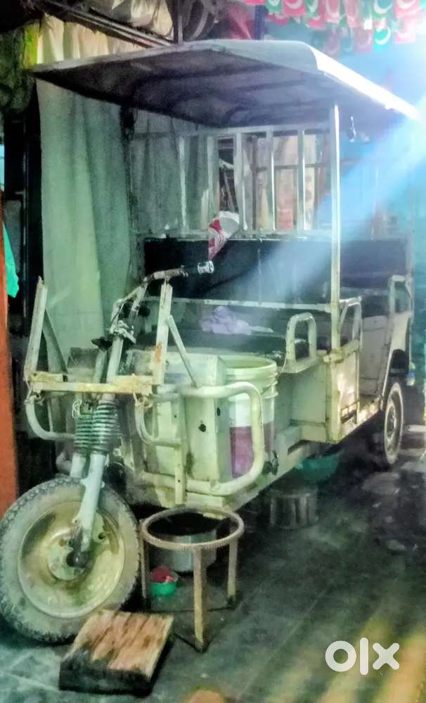 7990 only.   thela banane vale hi sampark karey
