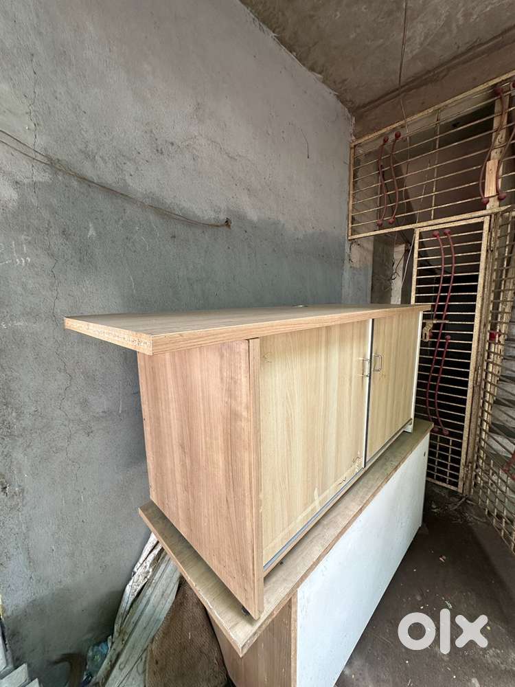 Sturdy Computer Table for Sale – Good Condition