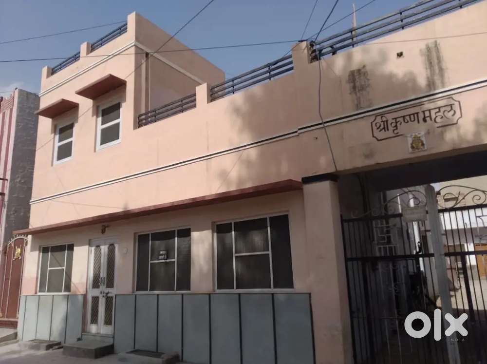 2559 Sqft house with 20 rooms on 90 ft road