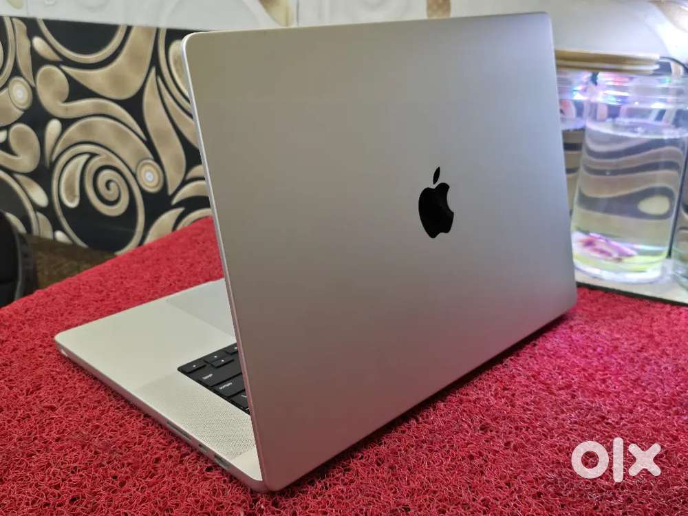 M1 PRO  Apple Macbook 16inch 16gb 512gb SSD  Retina XDR Display