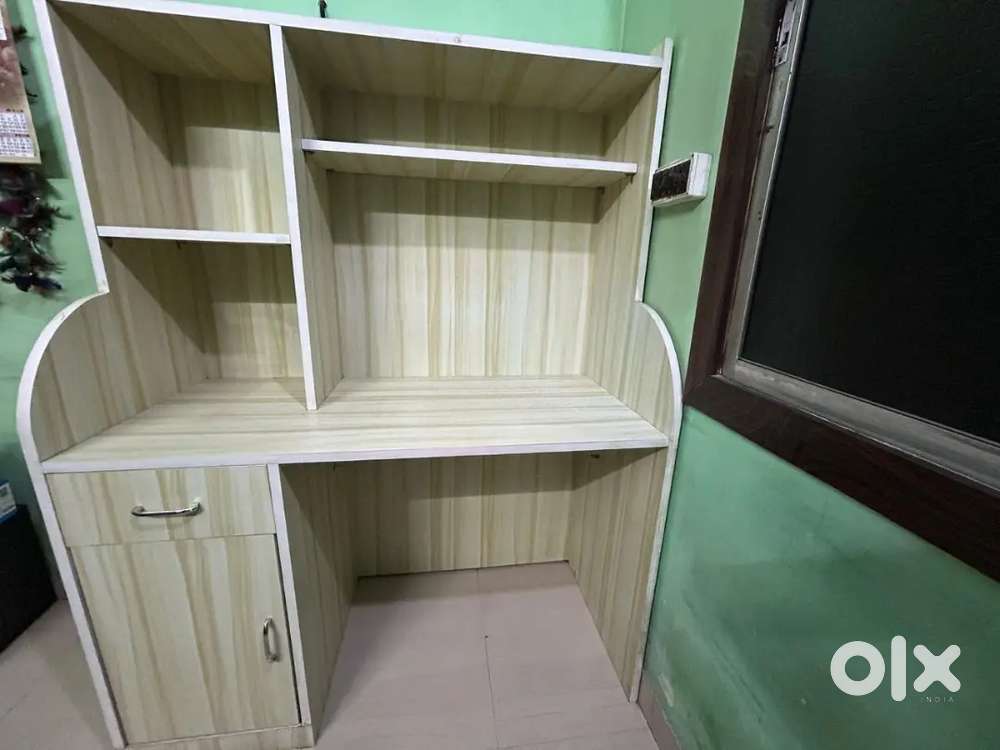 Spacious study table great condition with affordable price