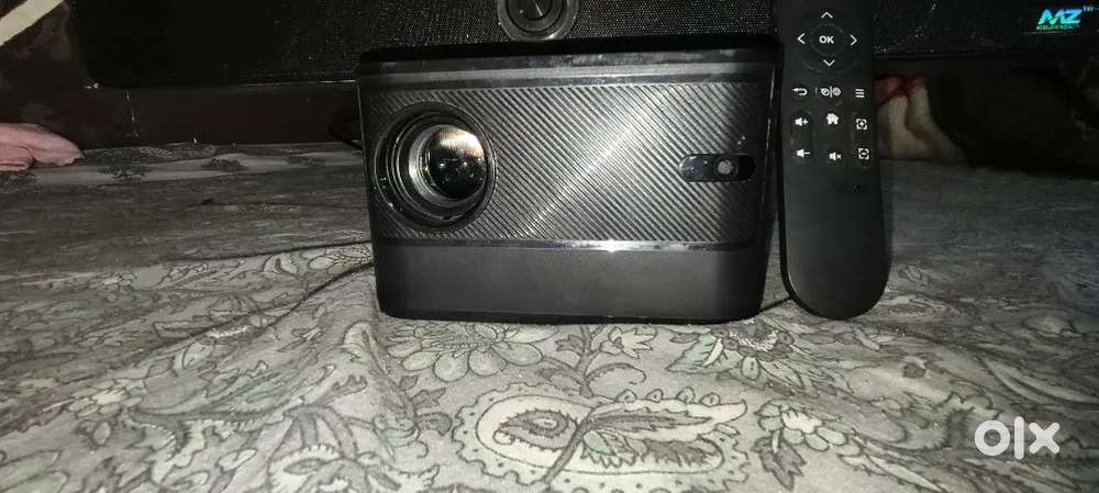 Projecter 4k quality 200 inch amezing picture quality