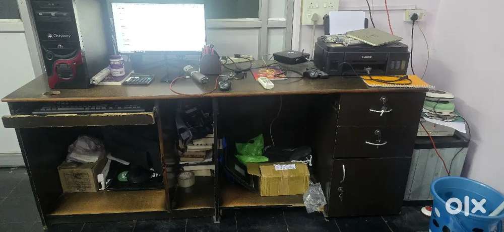 Old office computer table