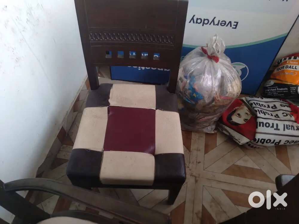 Clinic furniture in good condition for sale