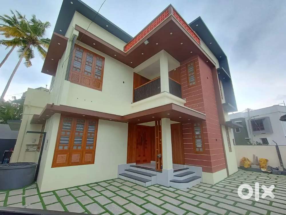 5.5cent 4bhk @ kazhakkuttam ANDOORKONAM