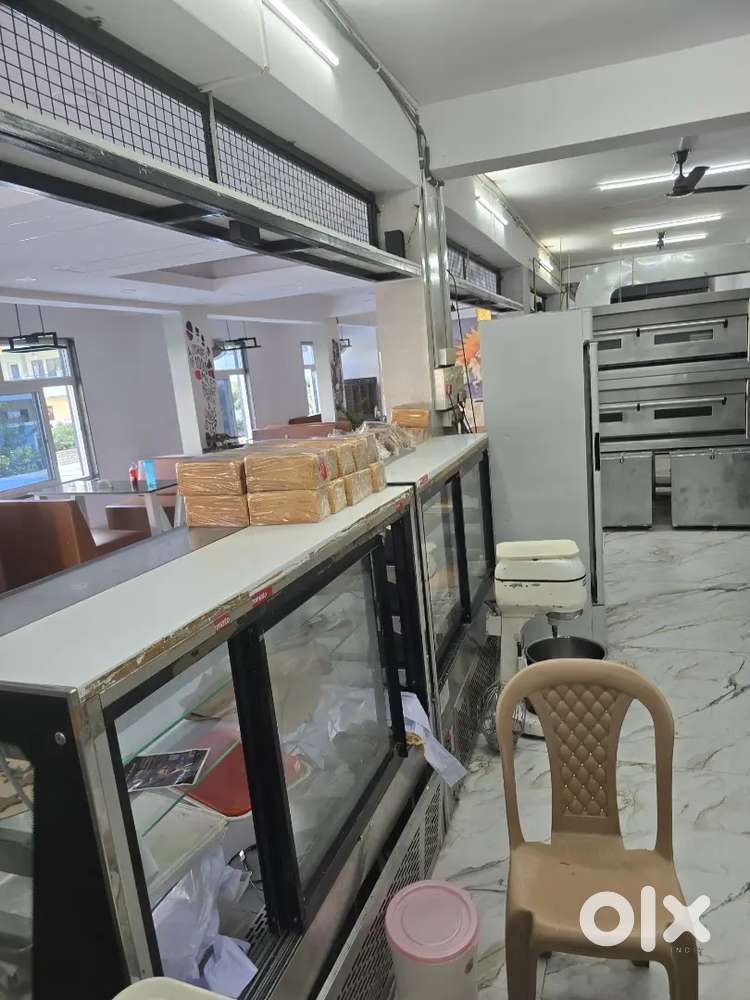 2000 SFT Cafe n Restaurant  Bakery live Bakes