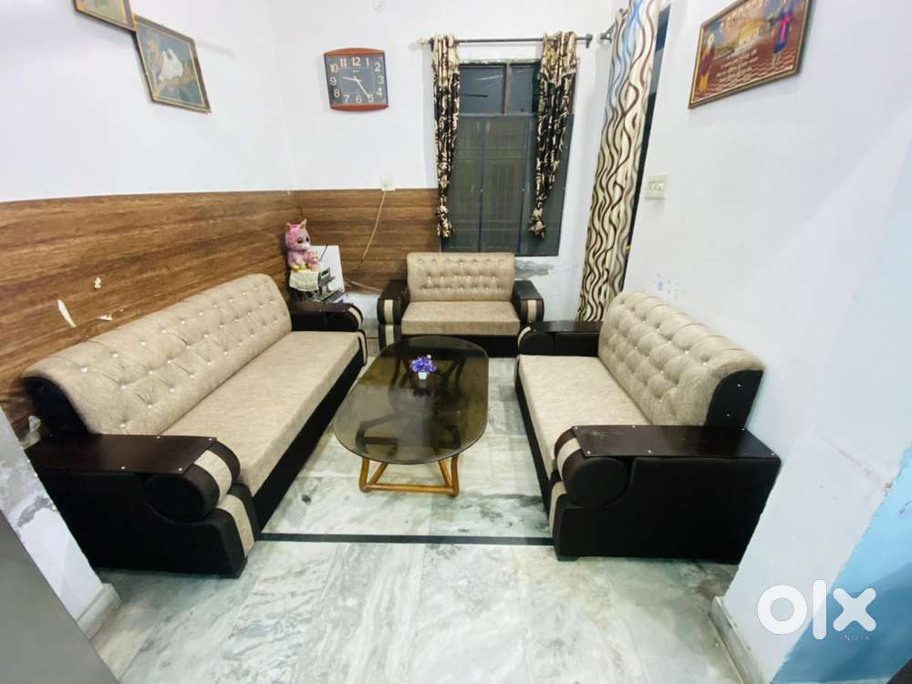 Beautiful sofa set 7 seater